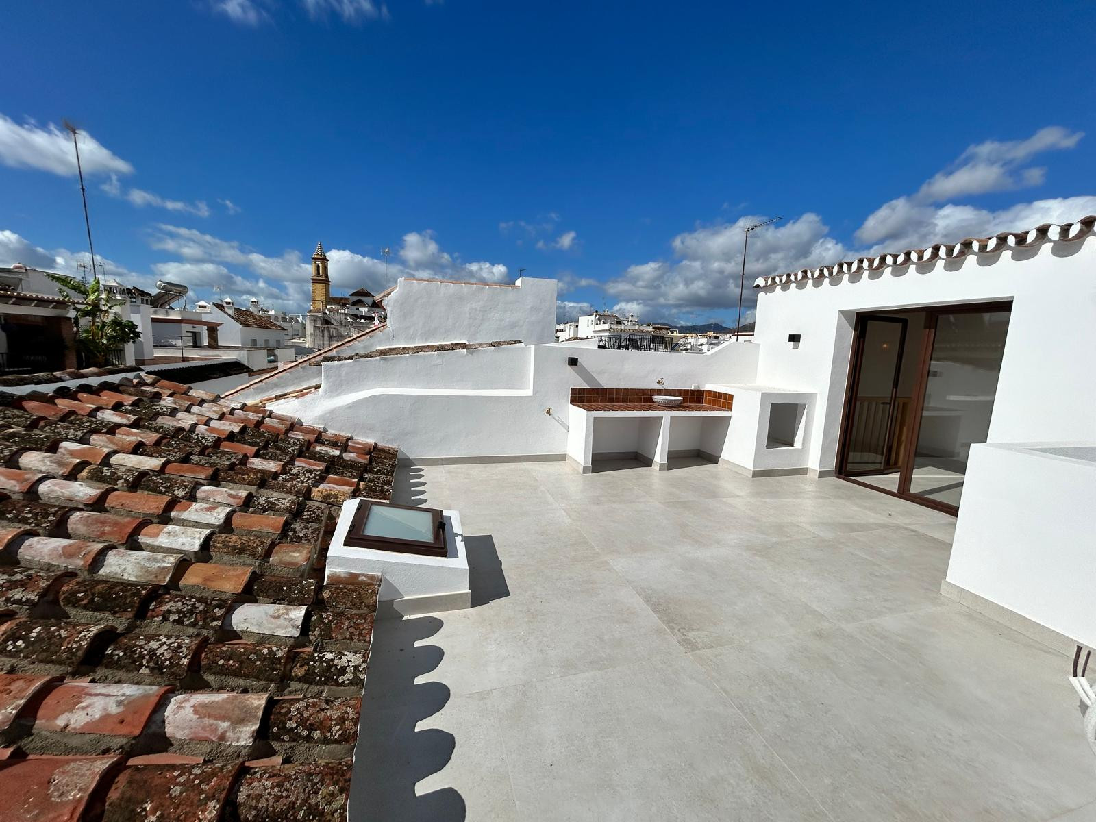 Completamente reformada, casa de pueblo con gran encanto en Estepona centro