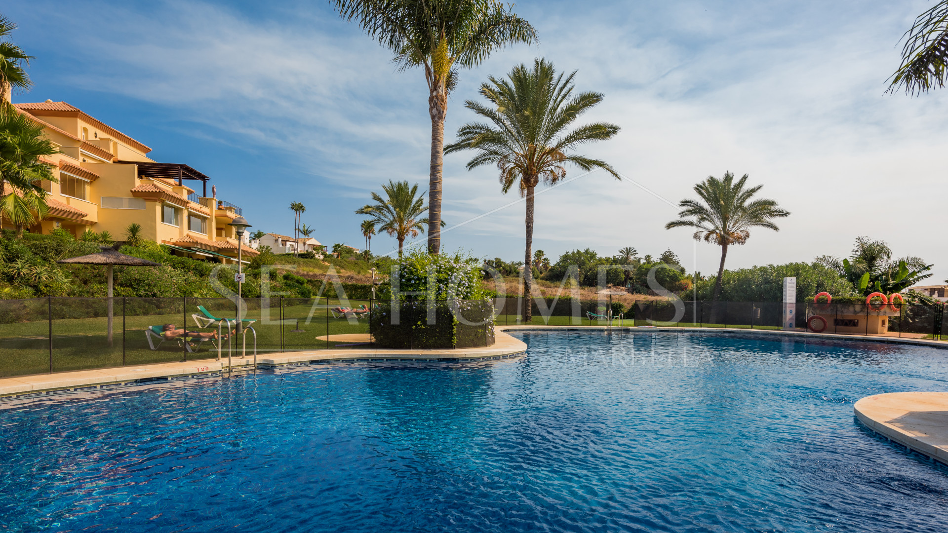 Sea View Apartment, Cumbres del Rodeo, Nueva Andalucía