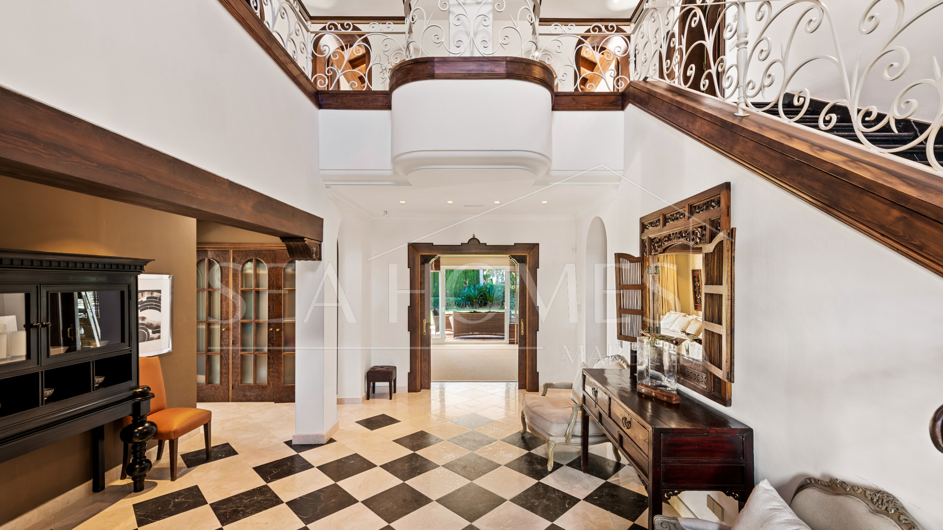 Villa Haveli - Traditional Villa with Sea Views in Fantastic Location