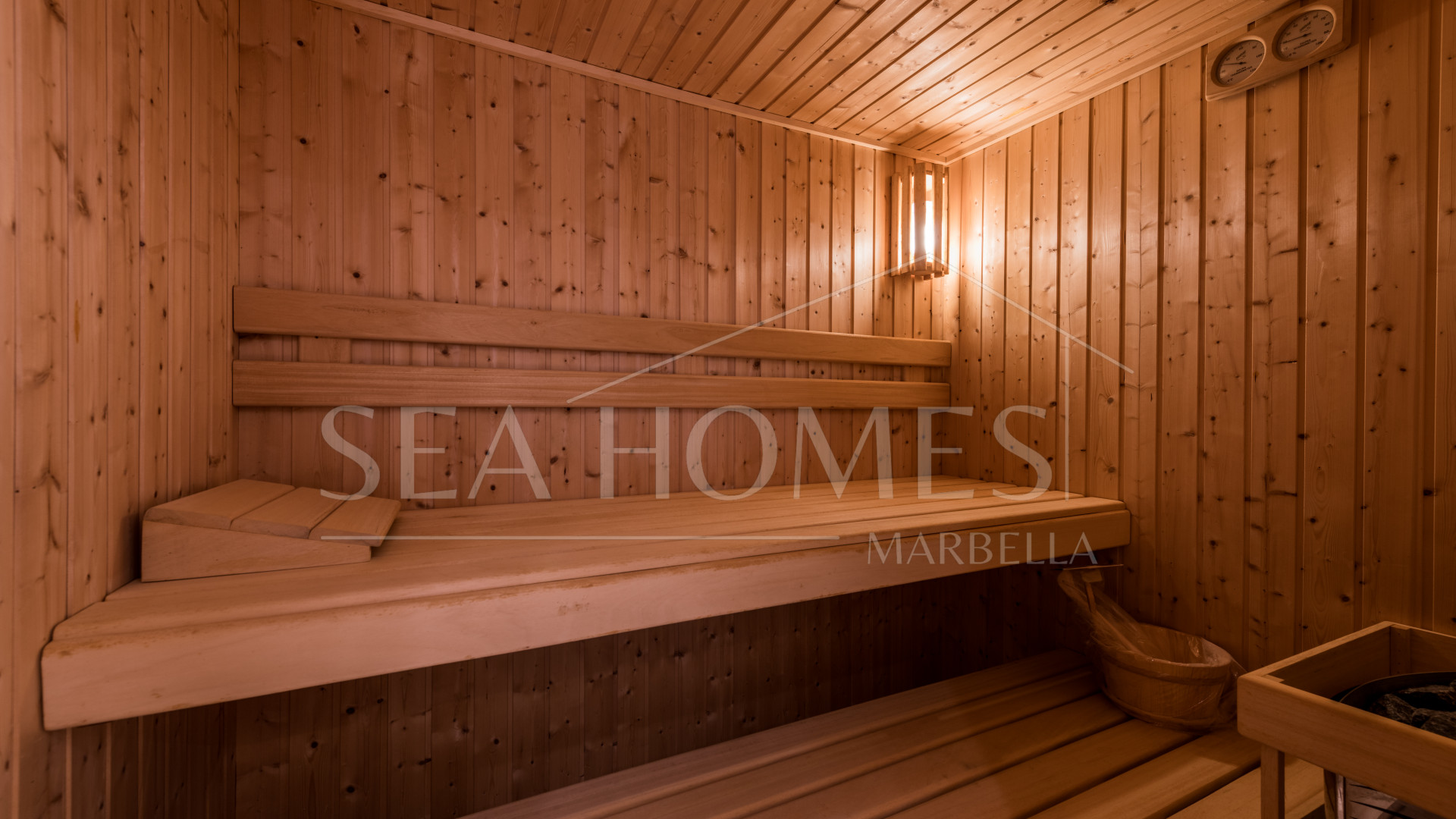 Villa Haveli - Traditional Villa with Sea Views in Fantastic Location