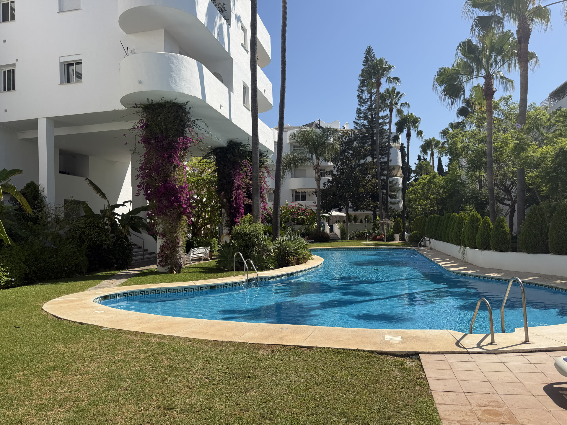 Three-bedroom duplex penthouse with panoramic sea views on the Golden Mile available for rent MINIMUM STAY 2 WEEKS — photo 7
