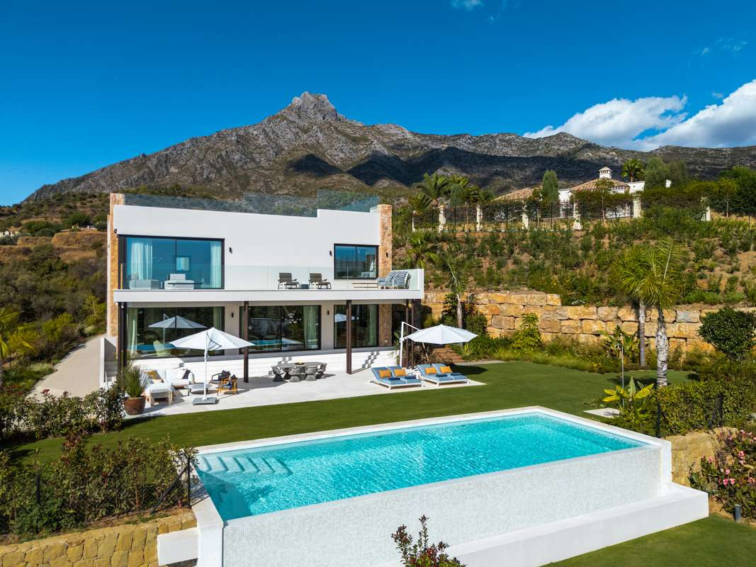 Image 0: Villa - Chalet For sale, Marbella, €14,995,000 [HFMn696058]