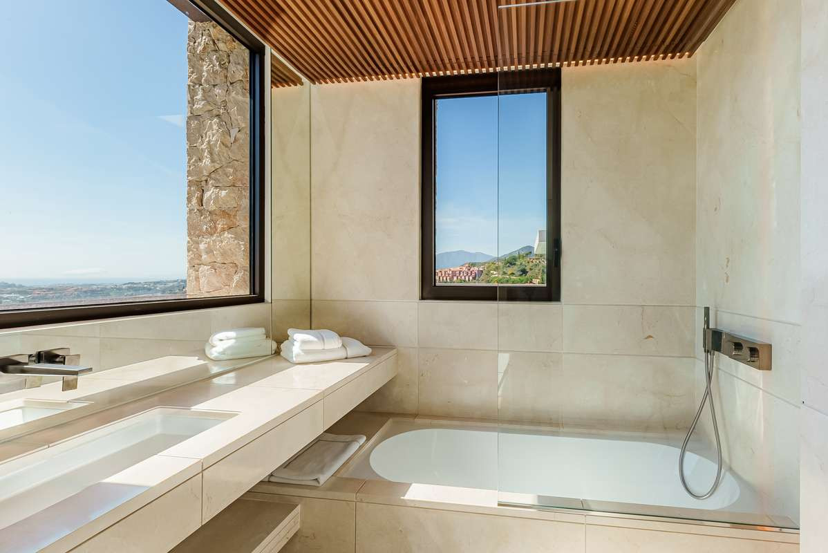 Image 9: Villa - Chalet For sale, Benahavís, €18,650,000 [HFMn695678]