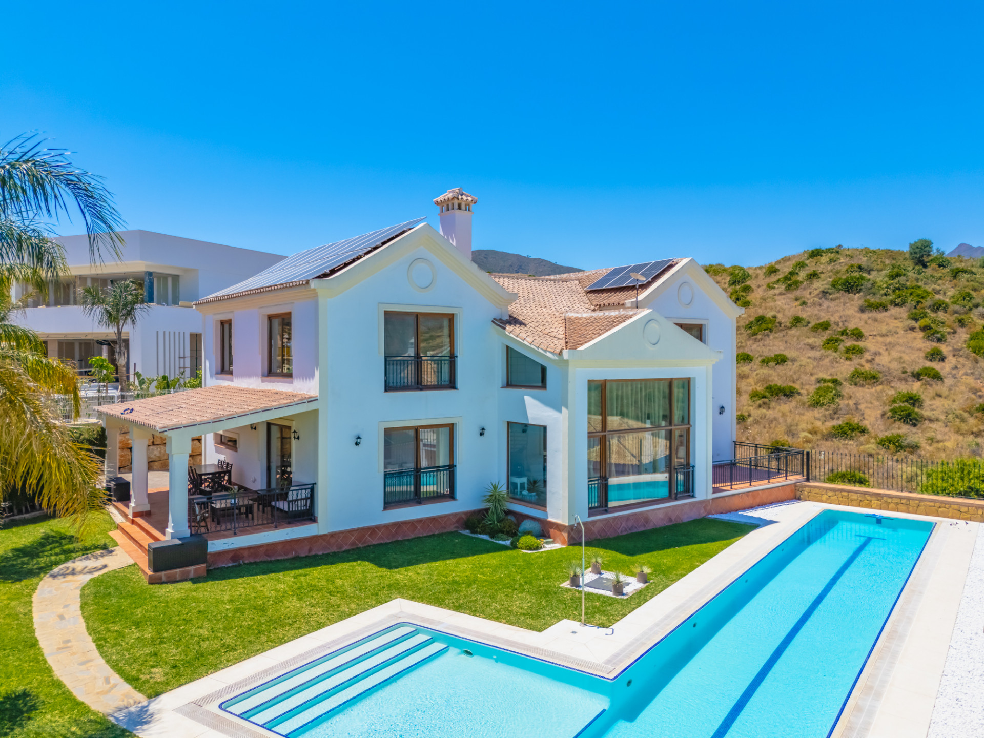 Image 2: Detached Villa For sale, Mijas Costa, €1,890,000 [EMAL]