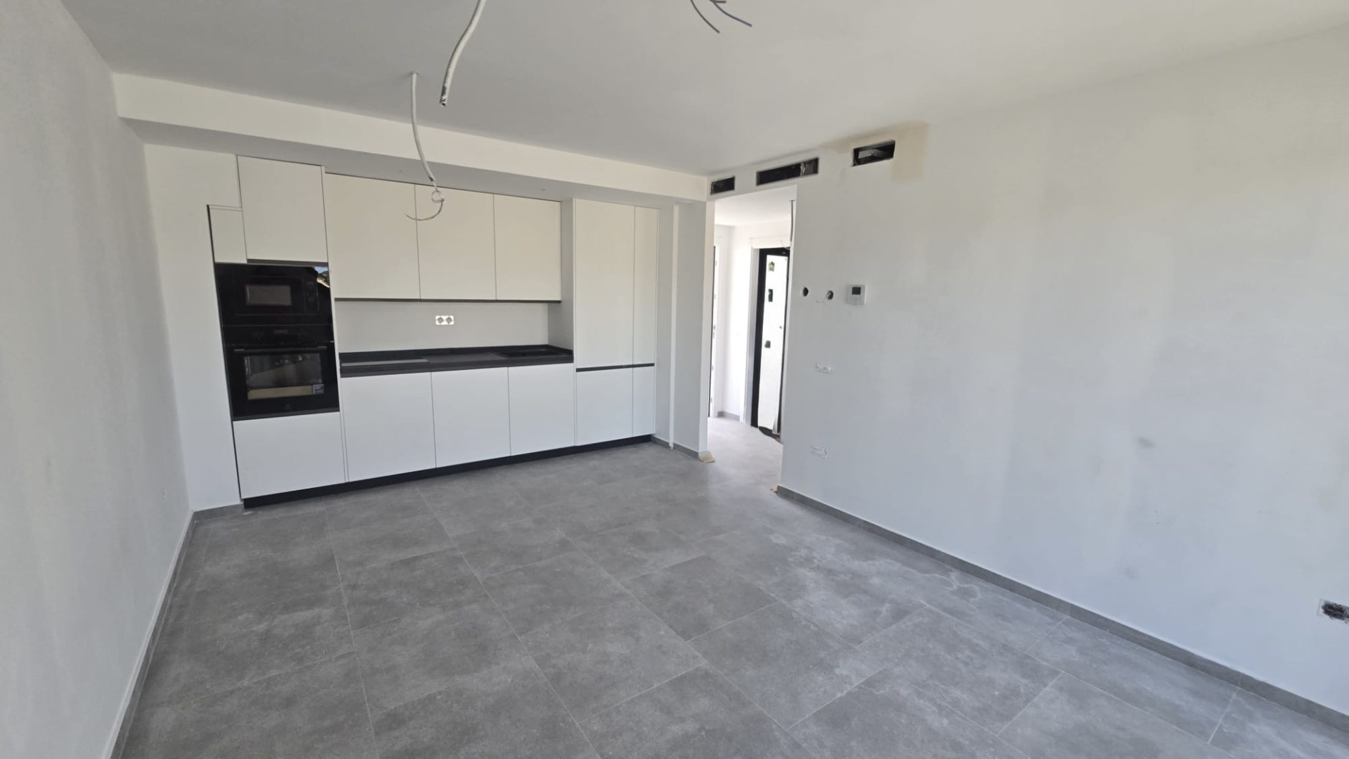 Image 4: Apartment For sale, Fuengirola, €270,000 [EMBGV2D]