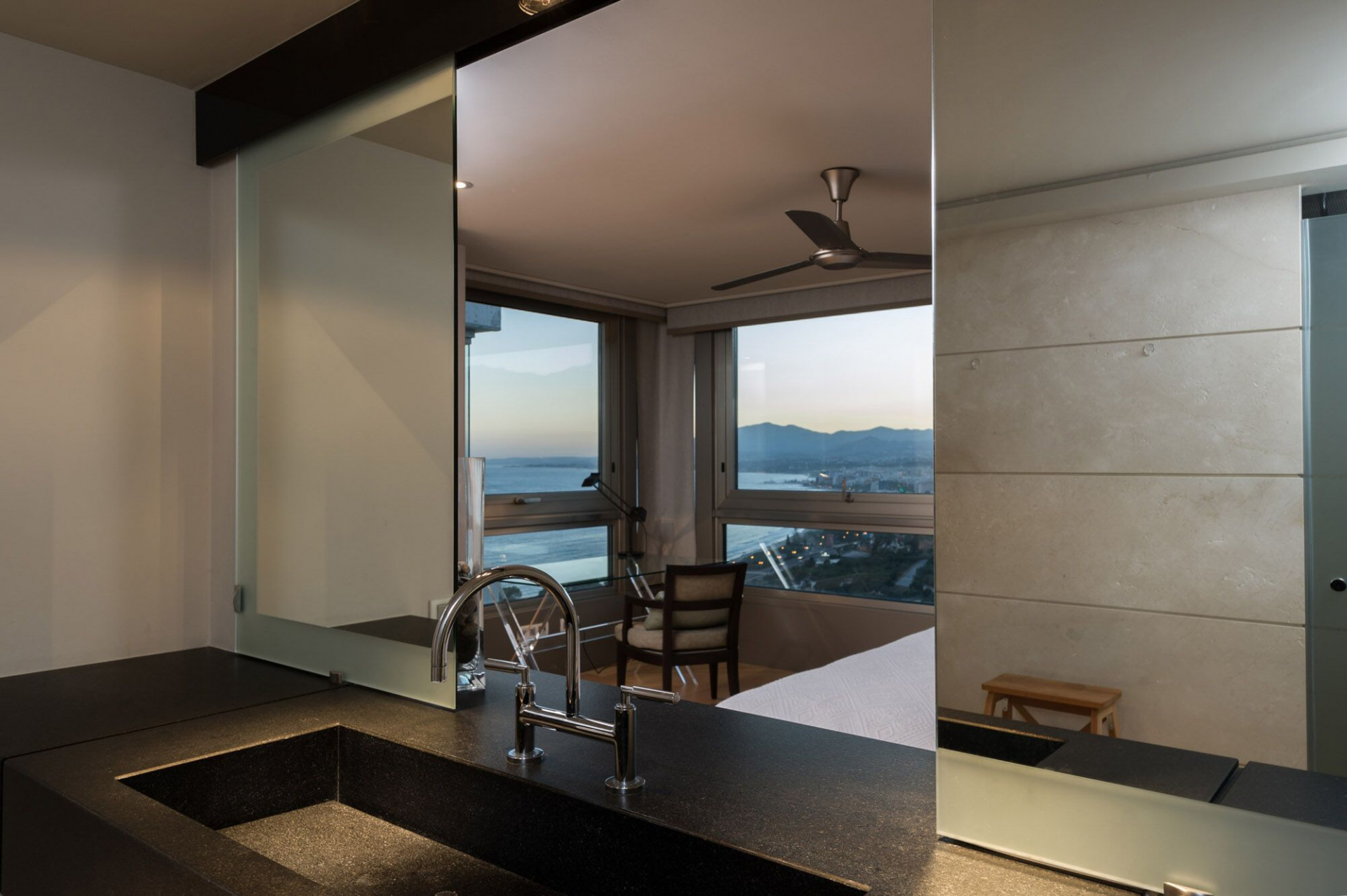 Unique 200 m² flat with panoramic views of the sea and golf course