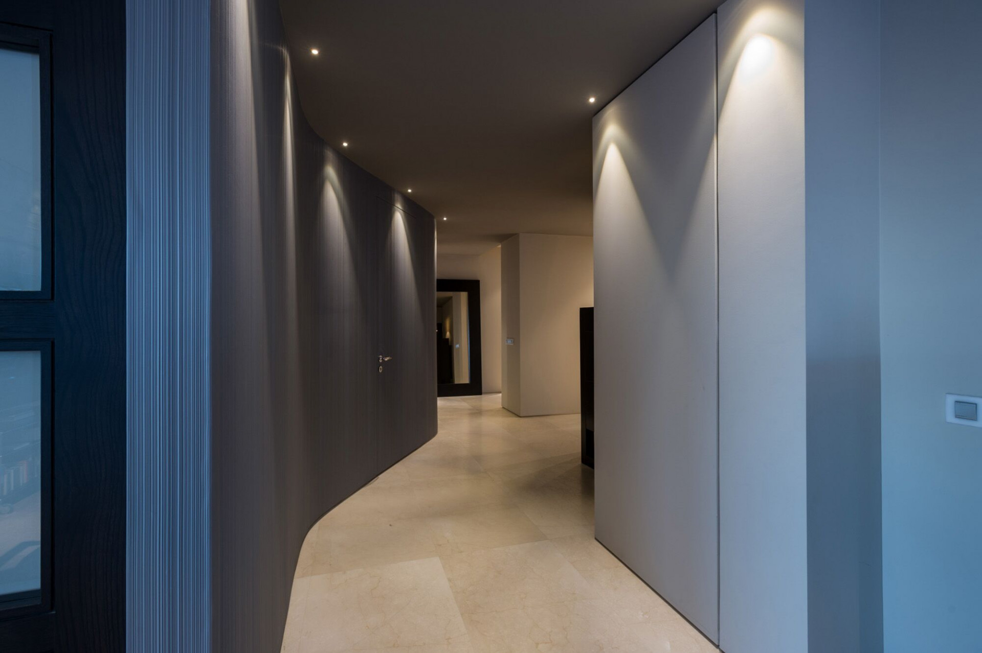 Unique 200 m² flat with panoramic views of the sea and golf course