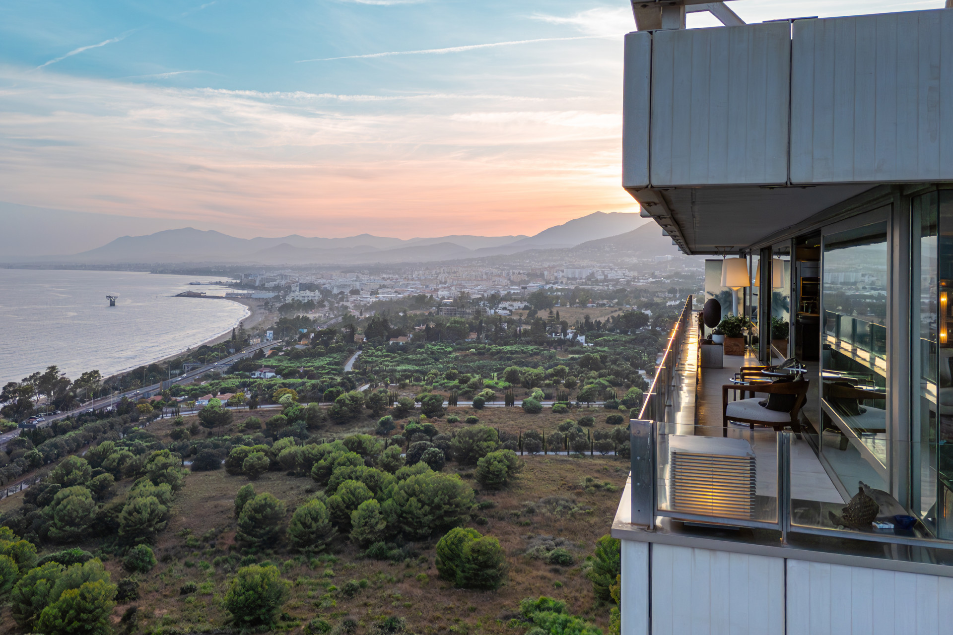 Splendid contemporary penthouse with stunning sea views