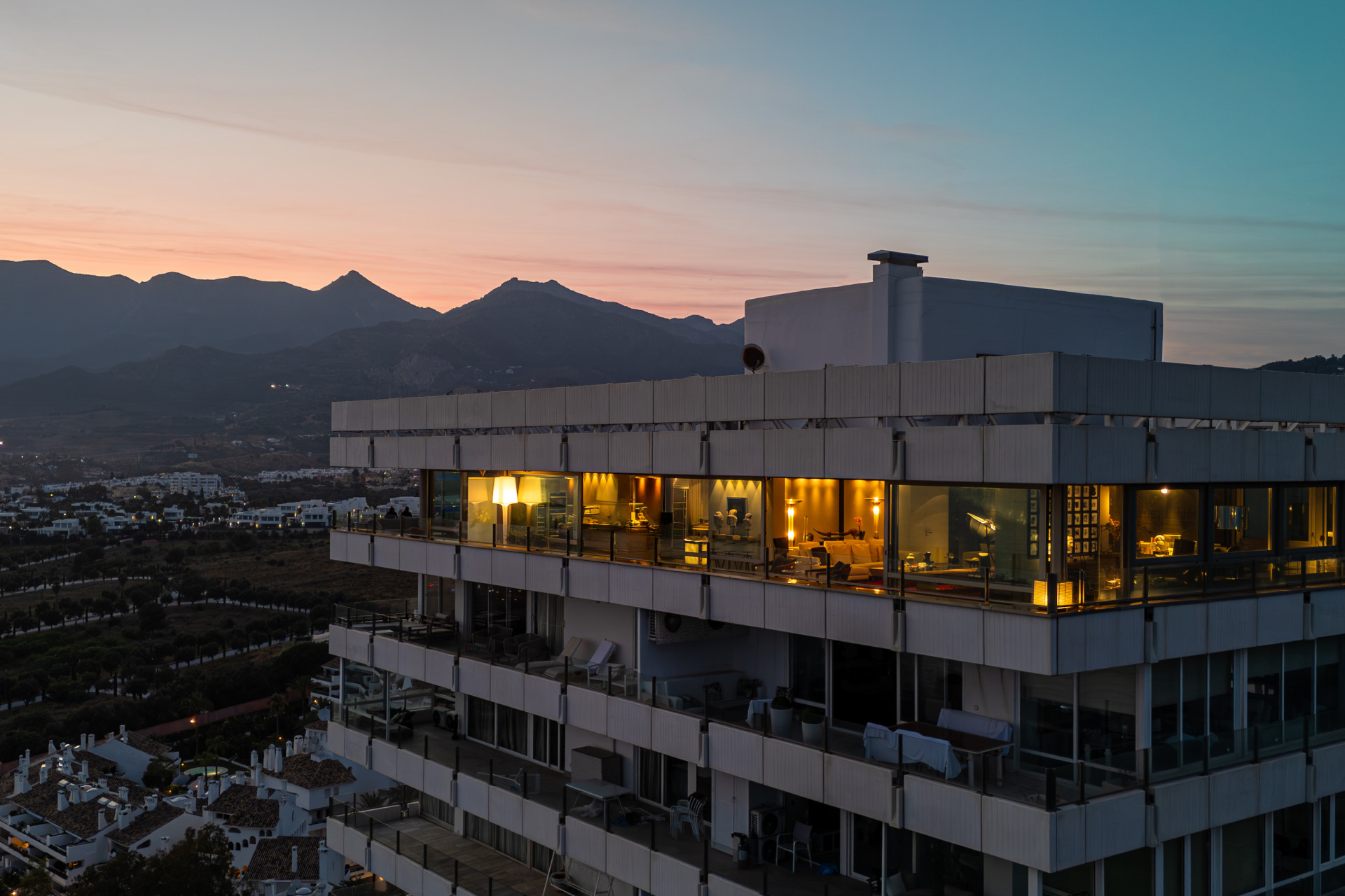 Splendid contemporary penthouse with stunning sea views