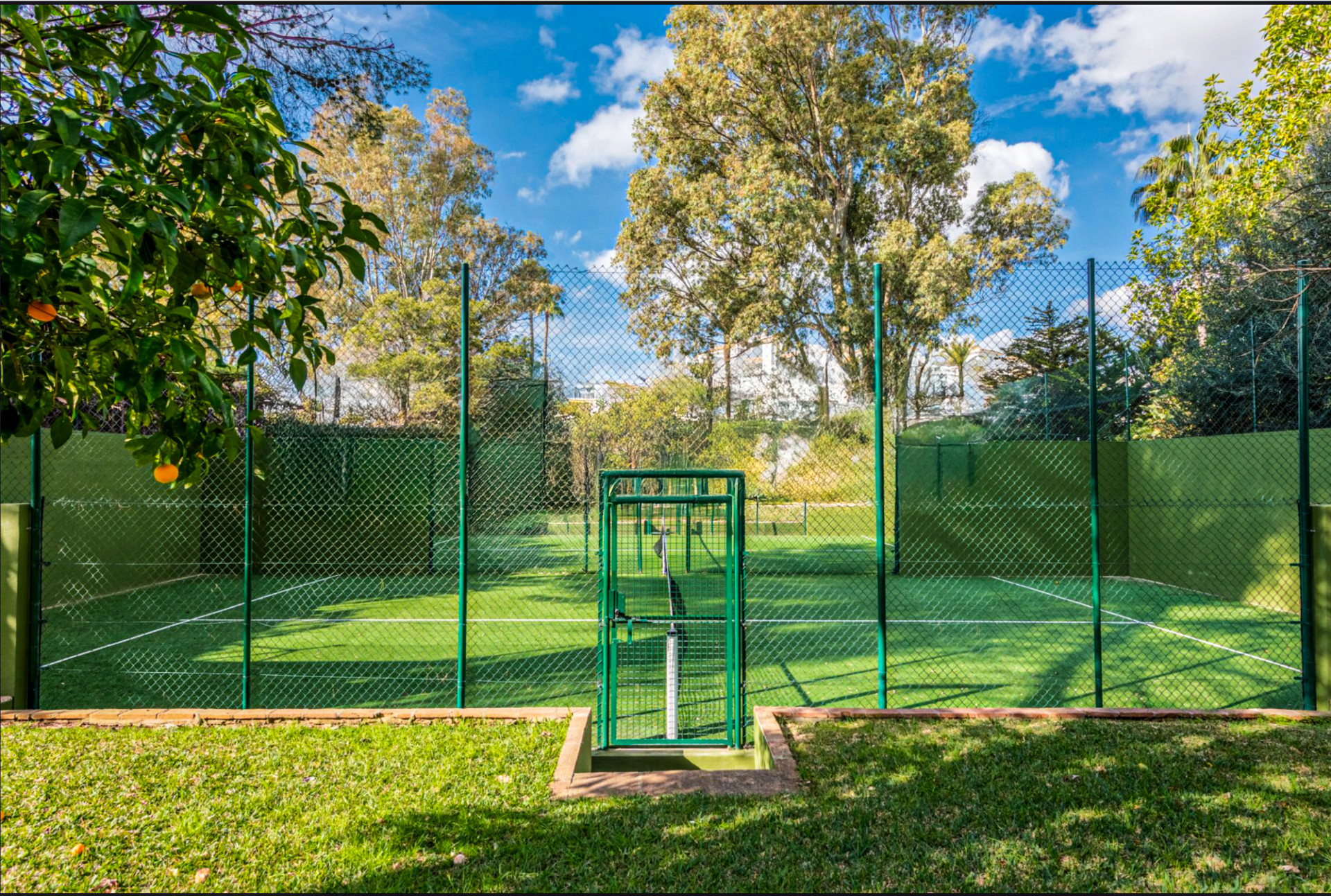 Splendid contemporary penthouse with stunning sea views