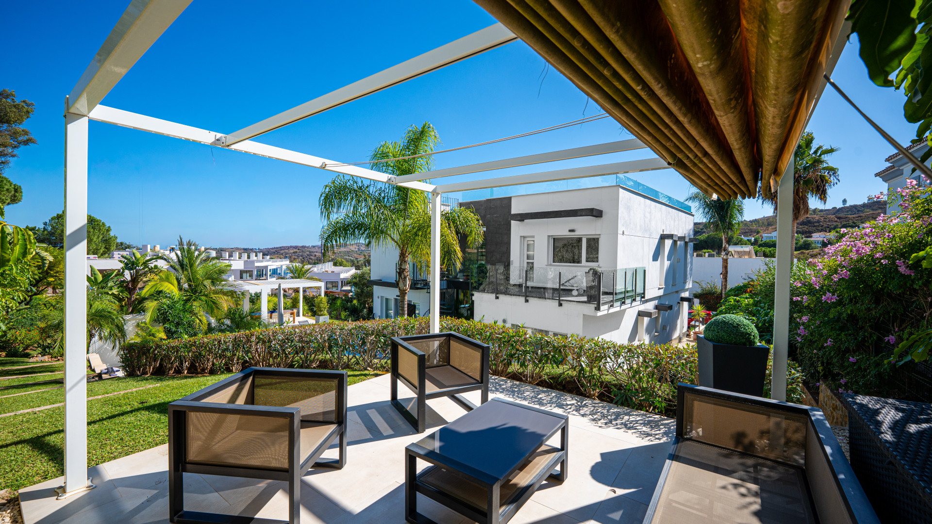 Image {index}: detached villa For sale, Mijas Costa, €1,650,000 [HFMs681880]