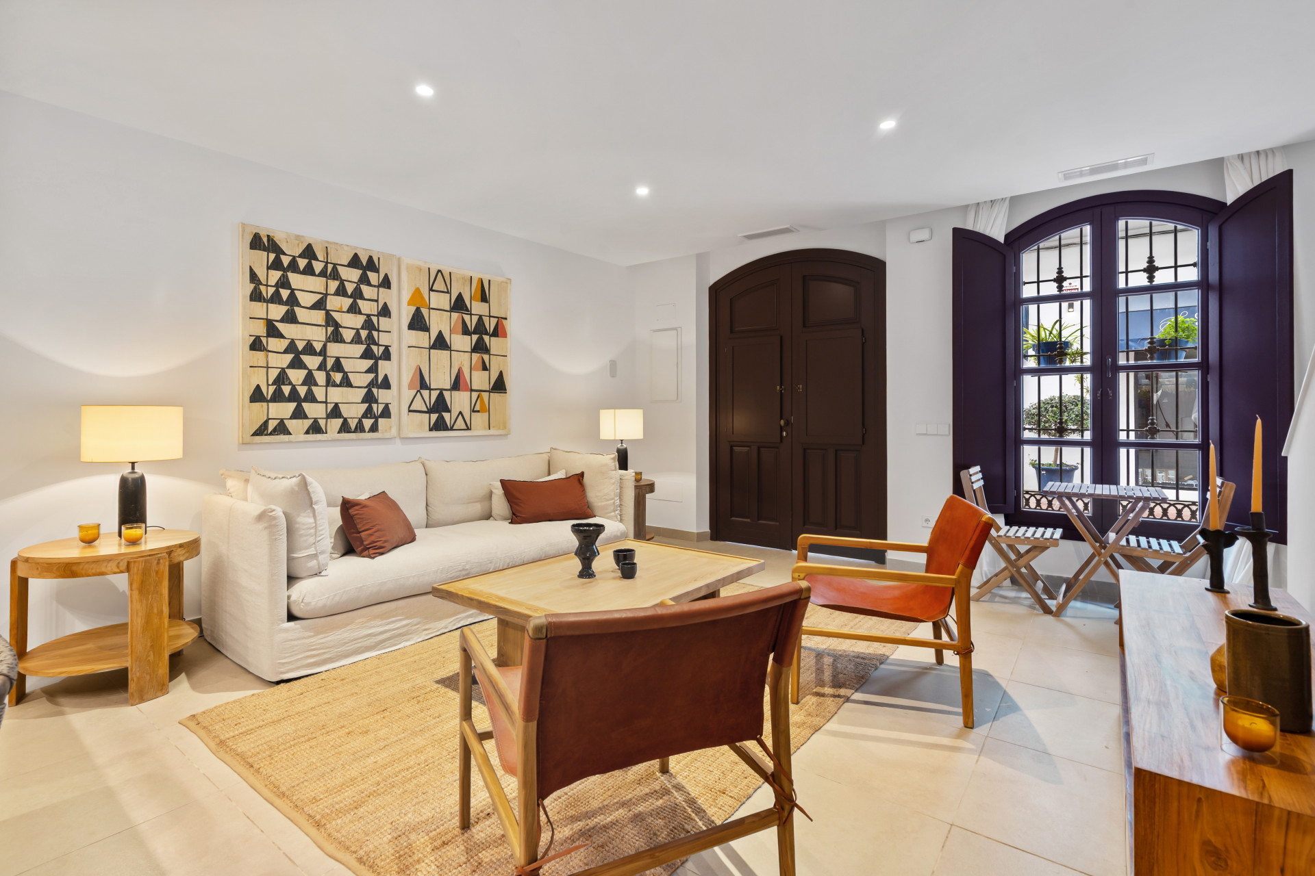 Beautifully Renovated 3-Bedroom Townhouse with Private Rooftop Solarium – Estepona Old Town, Just 80 Metres from the Beach — photo 5