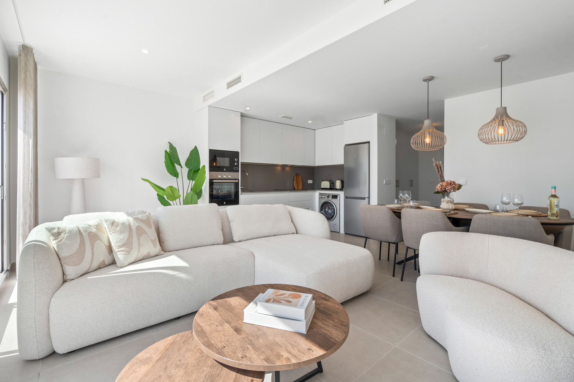 Modern 3-Bedroom Apartment in Oceana Gardens, Estepona — photo 2