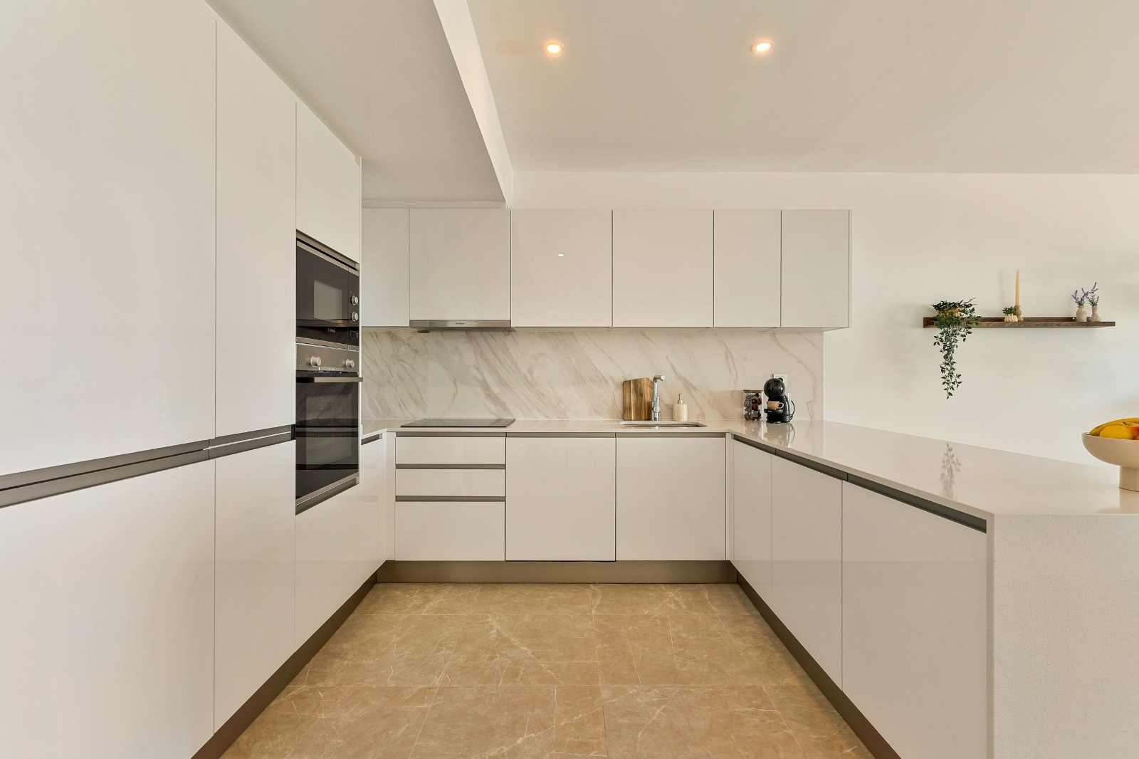 Modern Apartment in ISEA Estepona with Spacious Terrace — photo 4