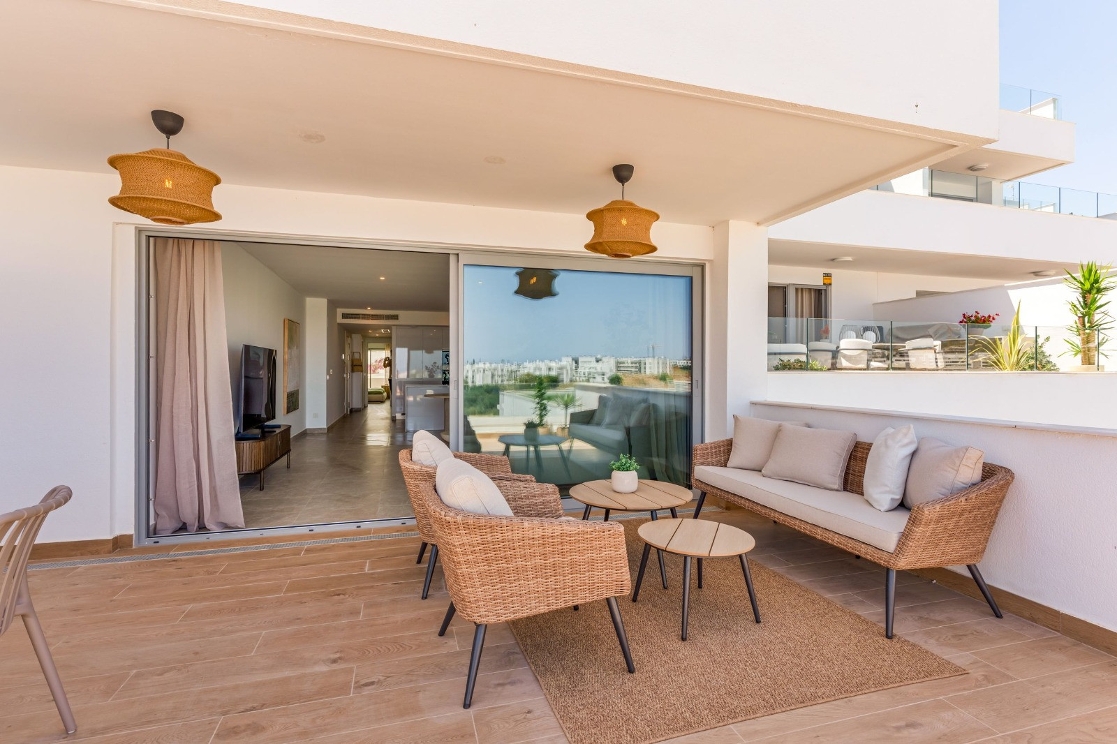 Modern Apartment in ISEA Estepona with Spacious Terrace — photo 12