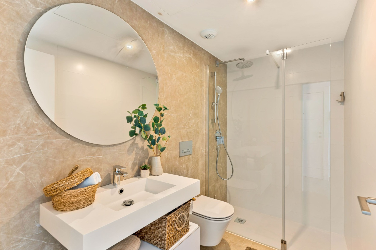 Modern Apartment in ISEA Estepona with Spacious Terrace — photo 9