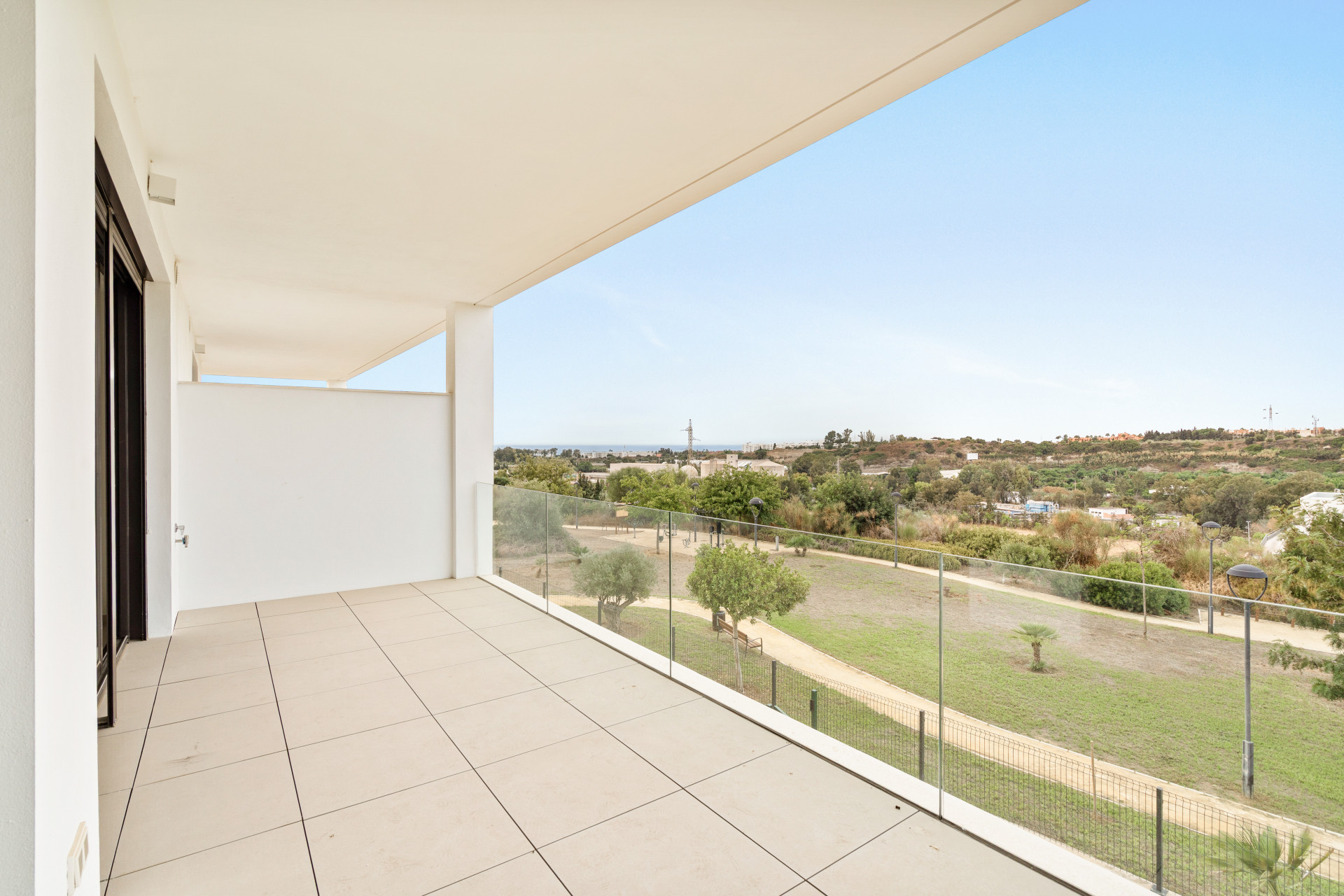 Modern 2-Bedroom Apartment in Symphony Suites – Cancelada, Estepona