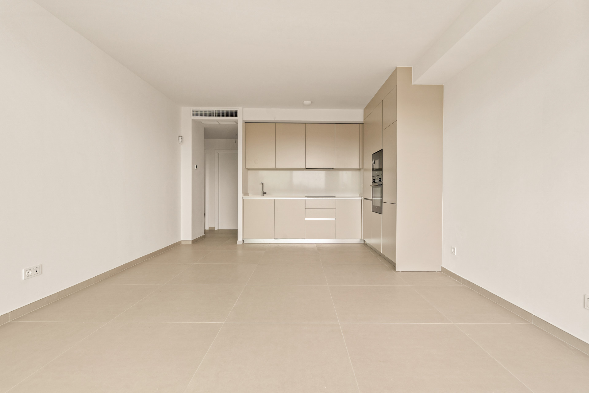 Modern 2-Bedroom Apartment in Symphony Suites – Cancelada, Estepona — photo 5