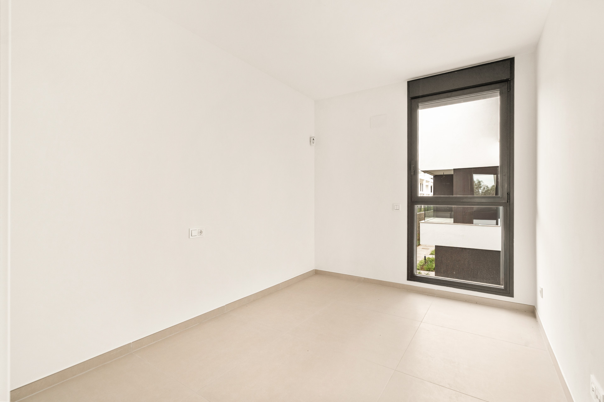 Modern 2-Bedroom Apartment in Symphony Suites – Cancelada, Estepona — photo 12