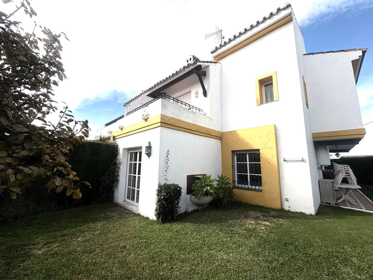 Semi Detached House in Estepona – cover image