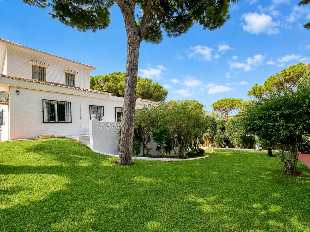 Image 1: Villa - Chalet For sale, Mijas Costa, €1,100,000 [HFMs681271]