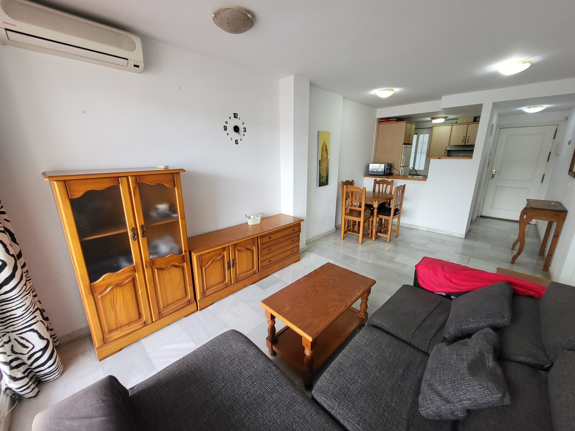OPPORTUNITY – 2 BEDROOM APARTMENT WITH LARGE TERRACE