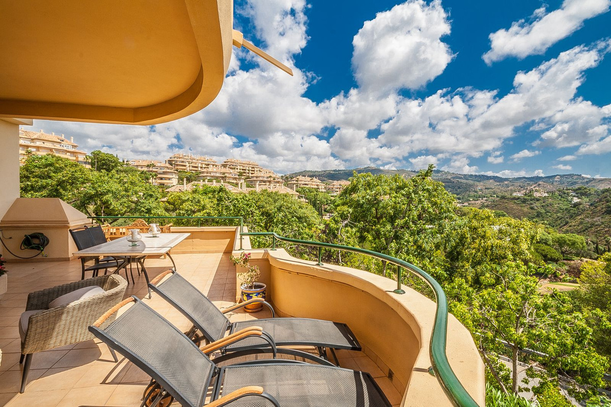 Apartment in Marbella East – cover image