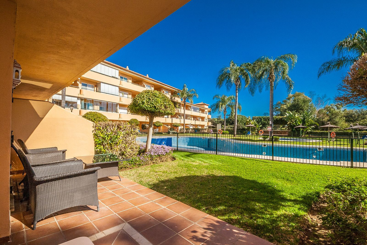 Apartment in Marbella East – cover image