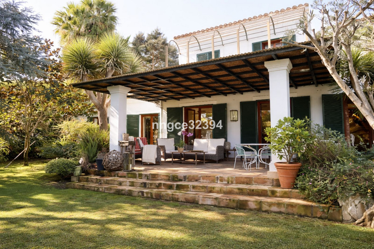 A Private Artistic Sanctuary in Sotogrande Costa — photo 8