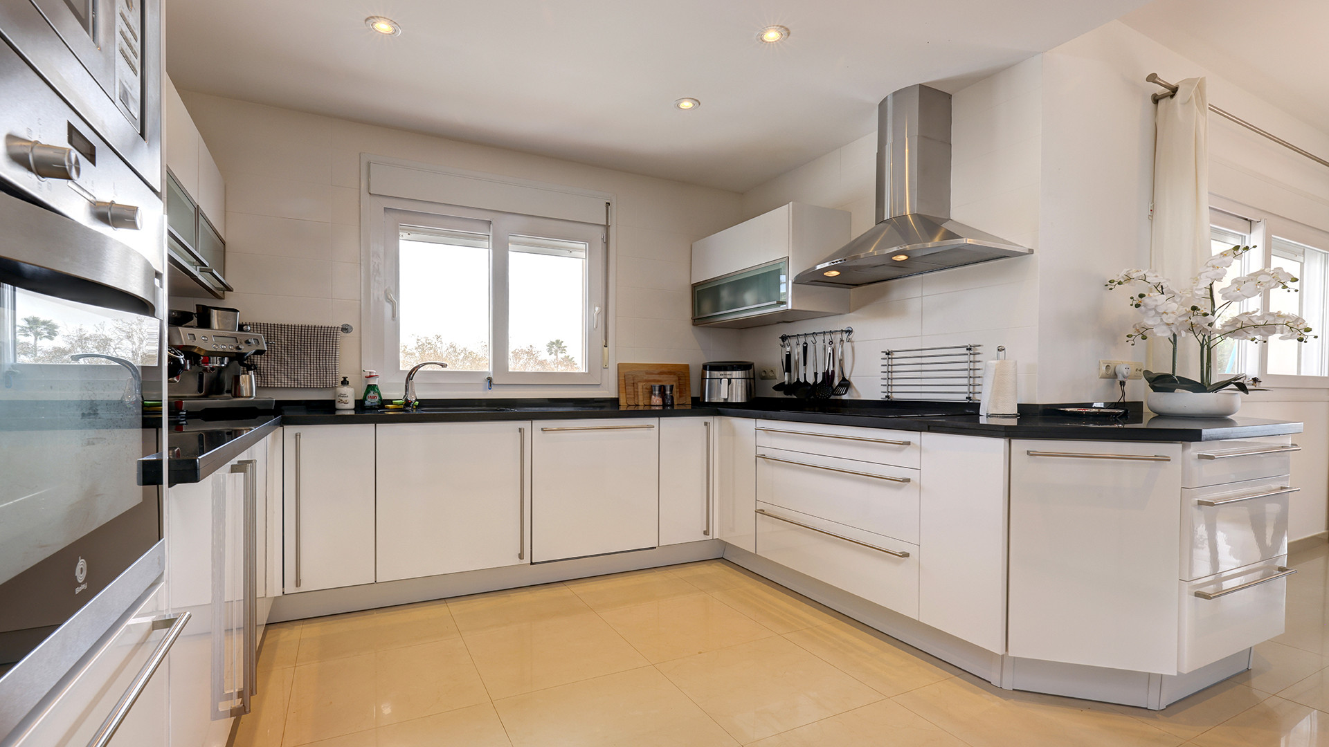 Image 9: Detached Villa For sale, Manilva, €1,450,000 [HFMs659941]