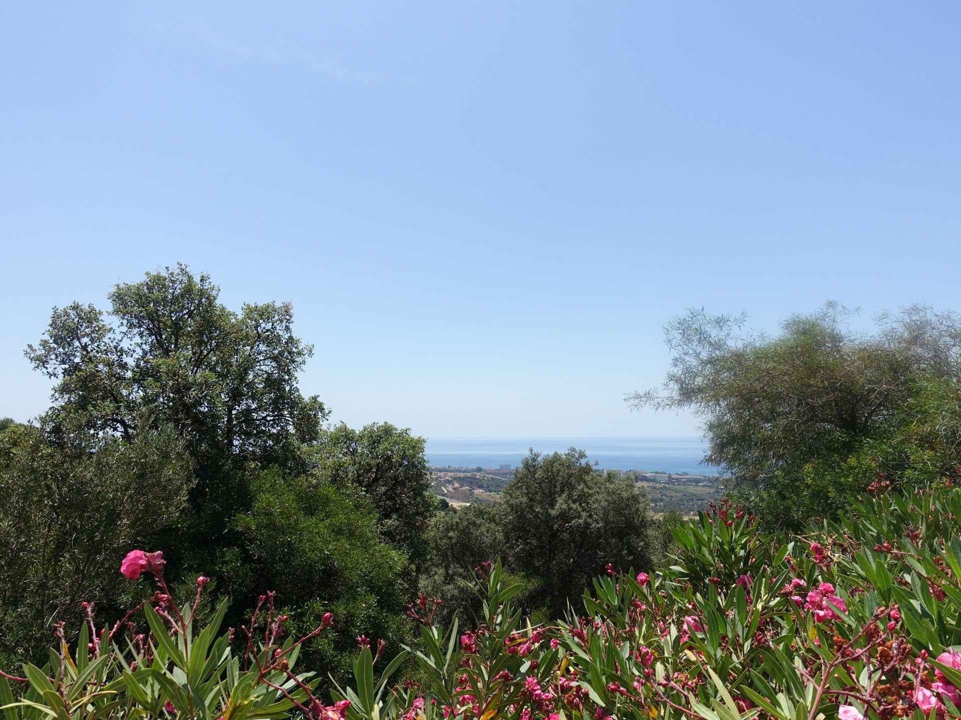 Plot for sale in Marbella East, 