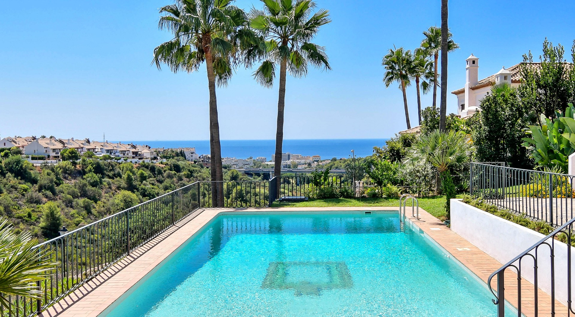 Villa for sale in Marbella Golden Mile, 
