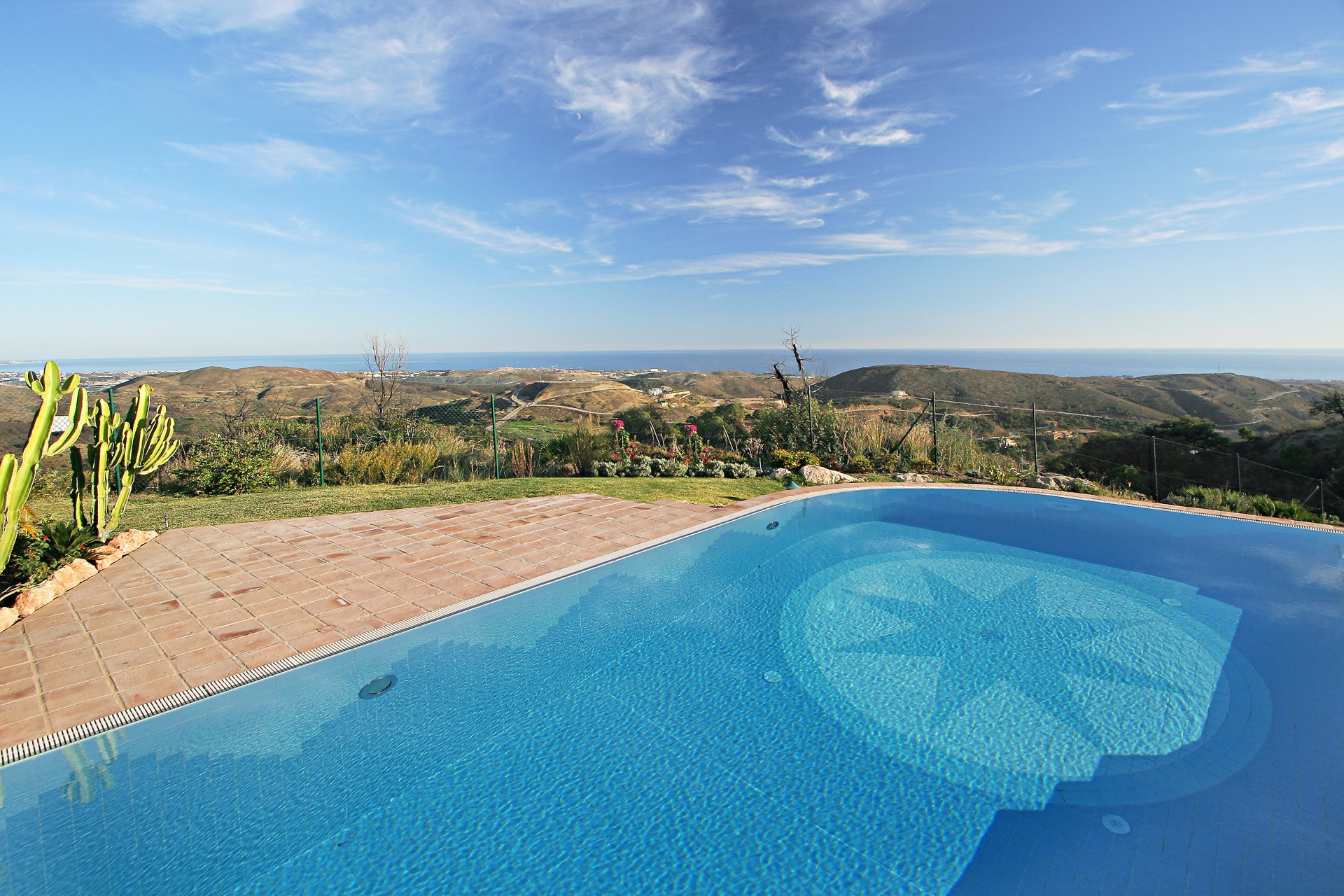 Villa for sale in Benahavis, 