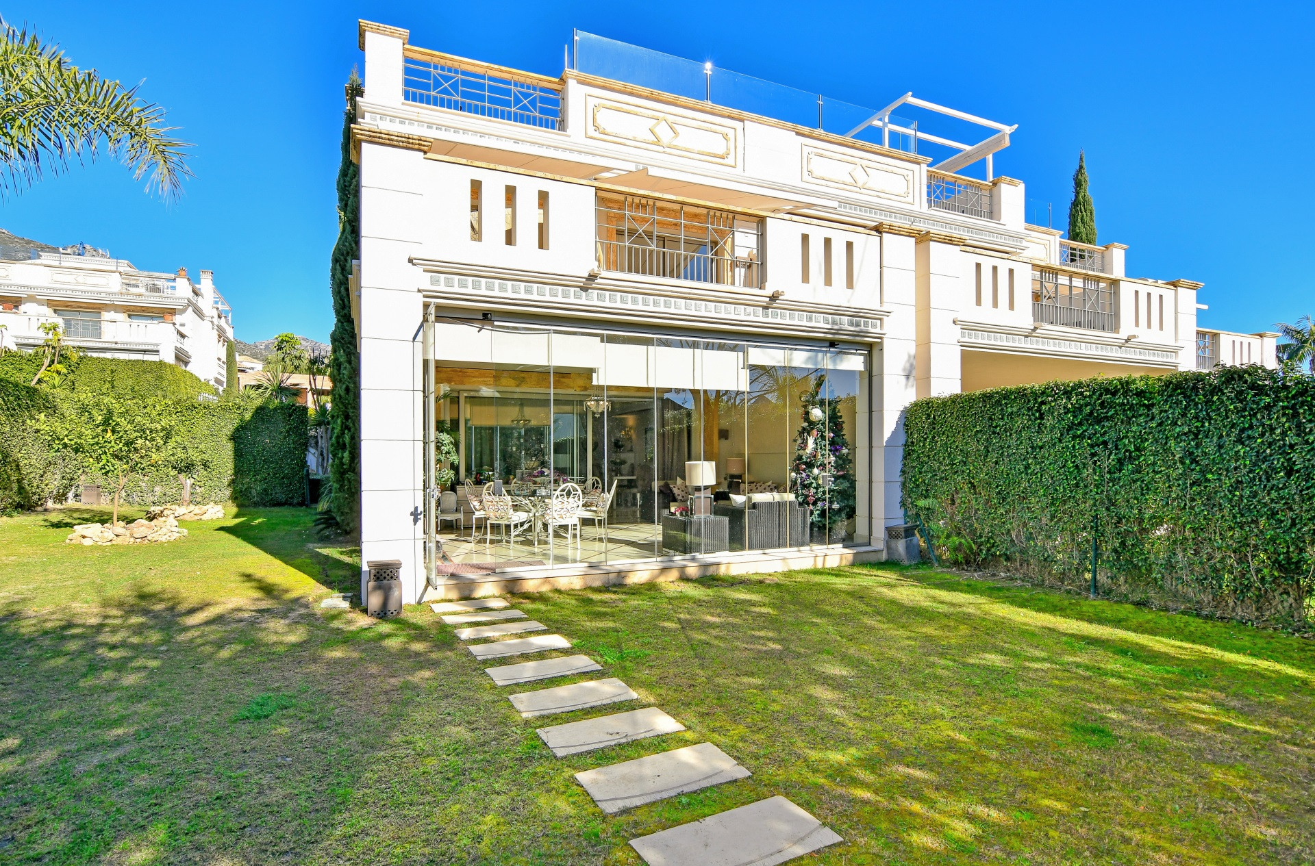 Semi Detached Villa for sale in Marbella Golden Mile, 