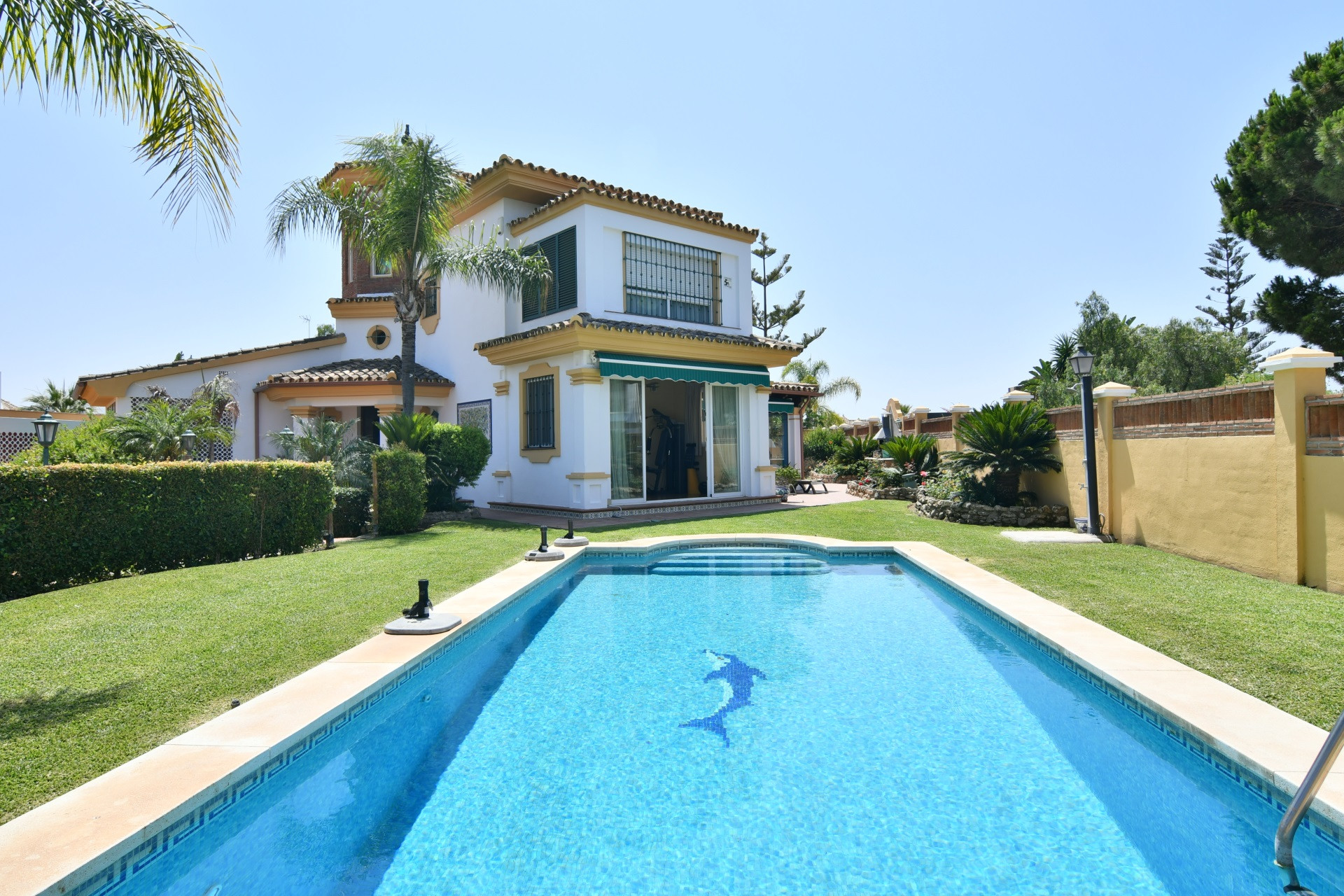 Villa for sale in Marbella East, 
