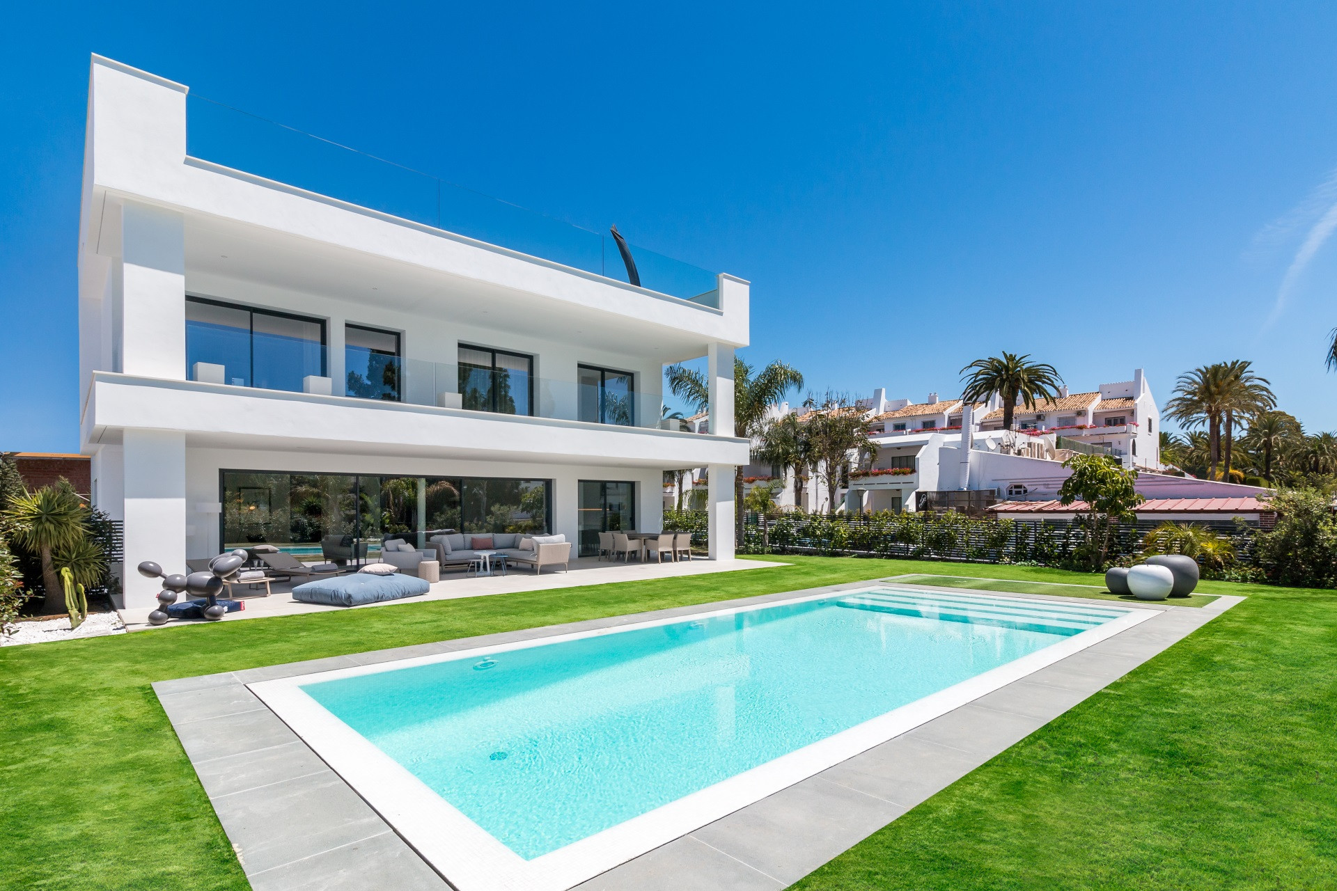 Villa for sale in Marbella - Puerto Banus, 