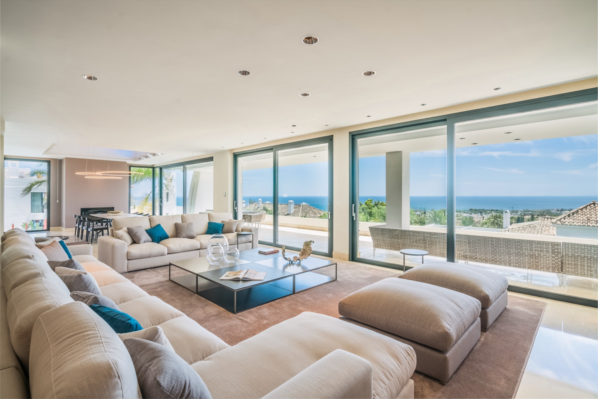 Duplex Penthouse for sale in Marbella Golden Mile, 