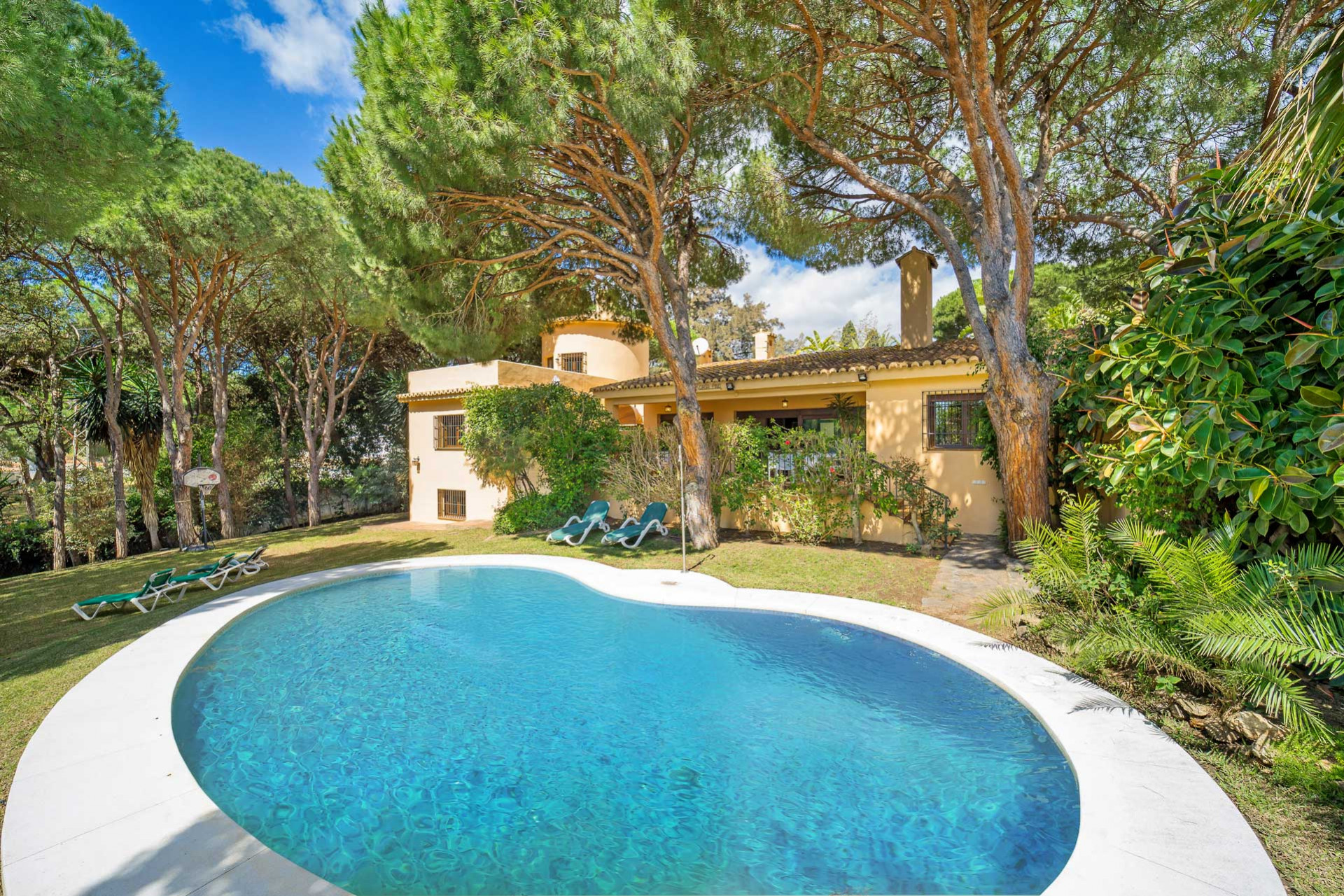 Villa for sale in Mijas Costa, 