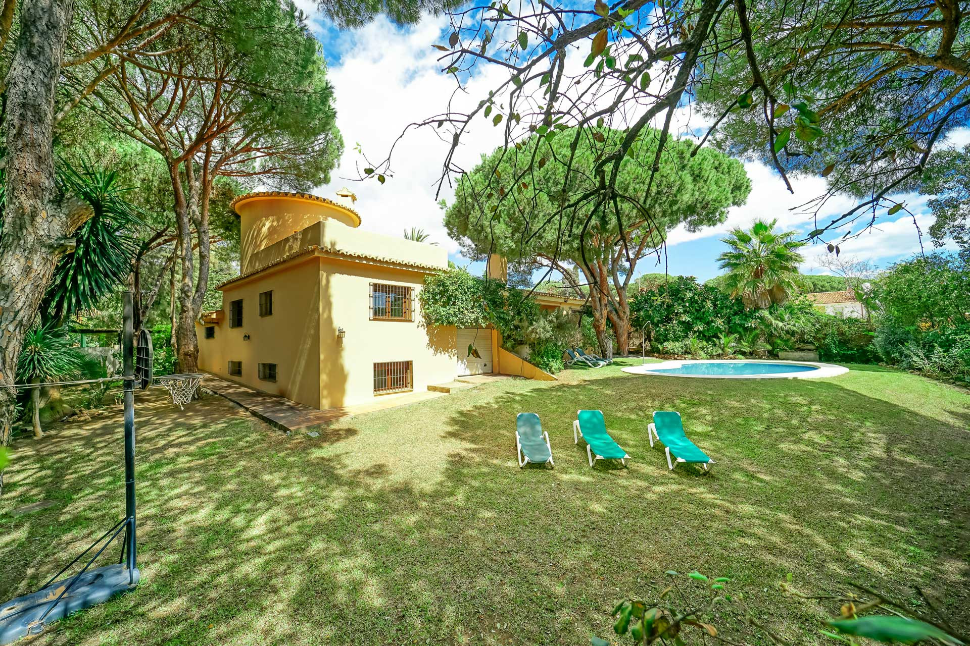 Villa for sale in Mijas Costa, 