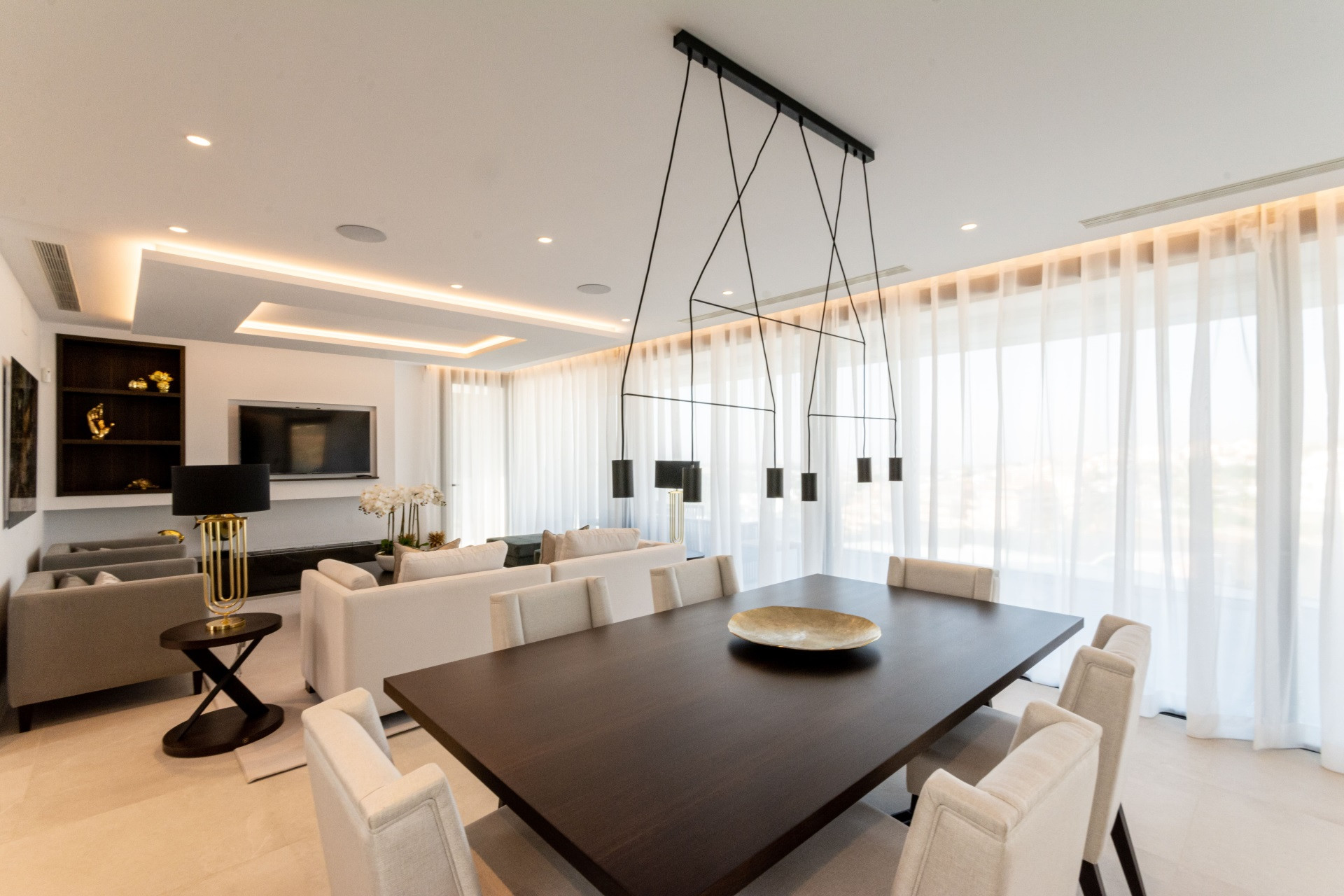 Villa for sale in Nueva Andalucia, 