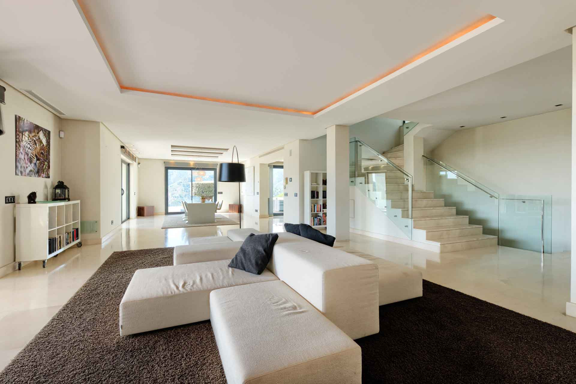 Villa for sale in Istan, 