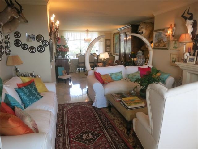 Penthouse for sale in Marbella East, 