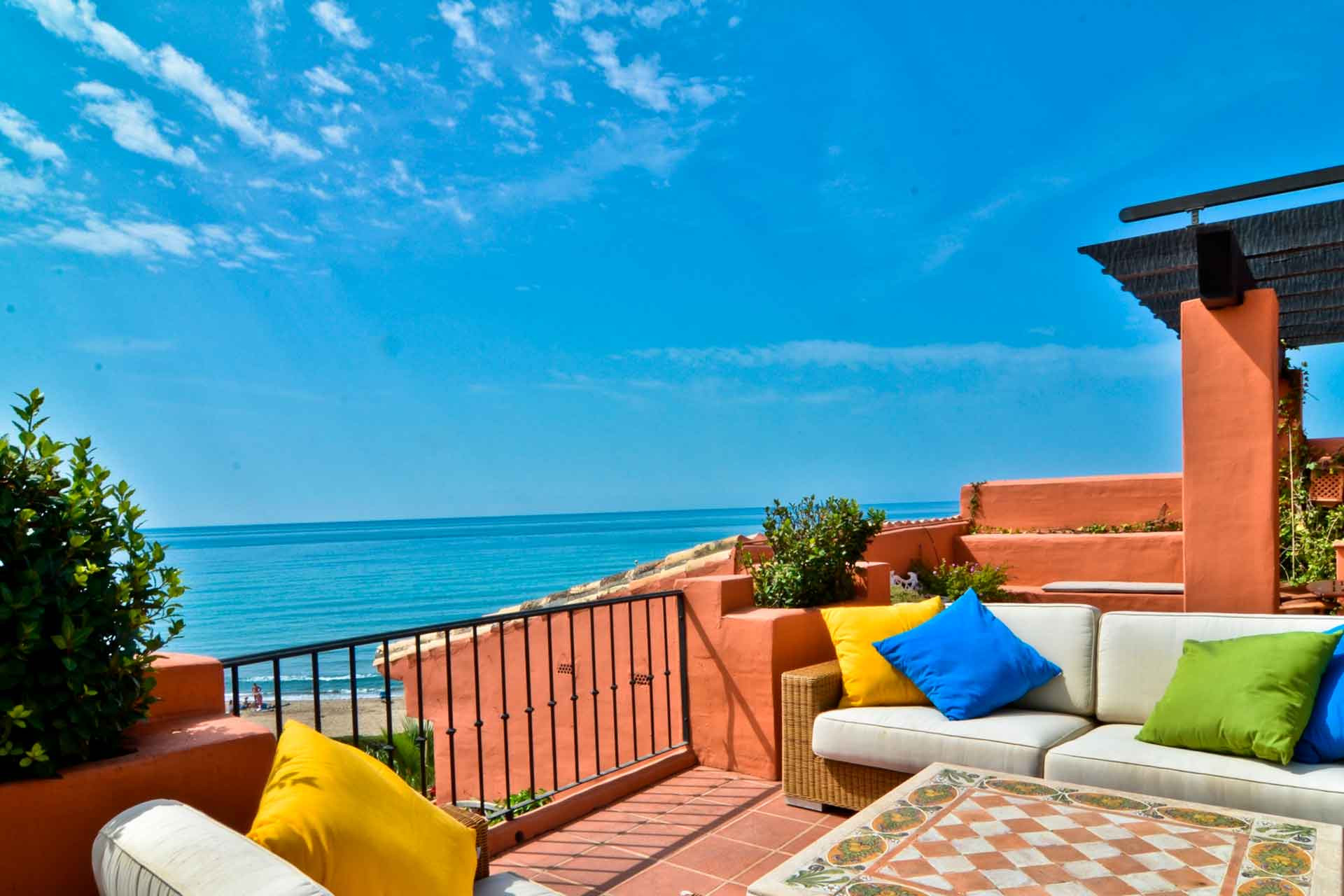 Penthouse for sale in Marbella East, 