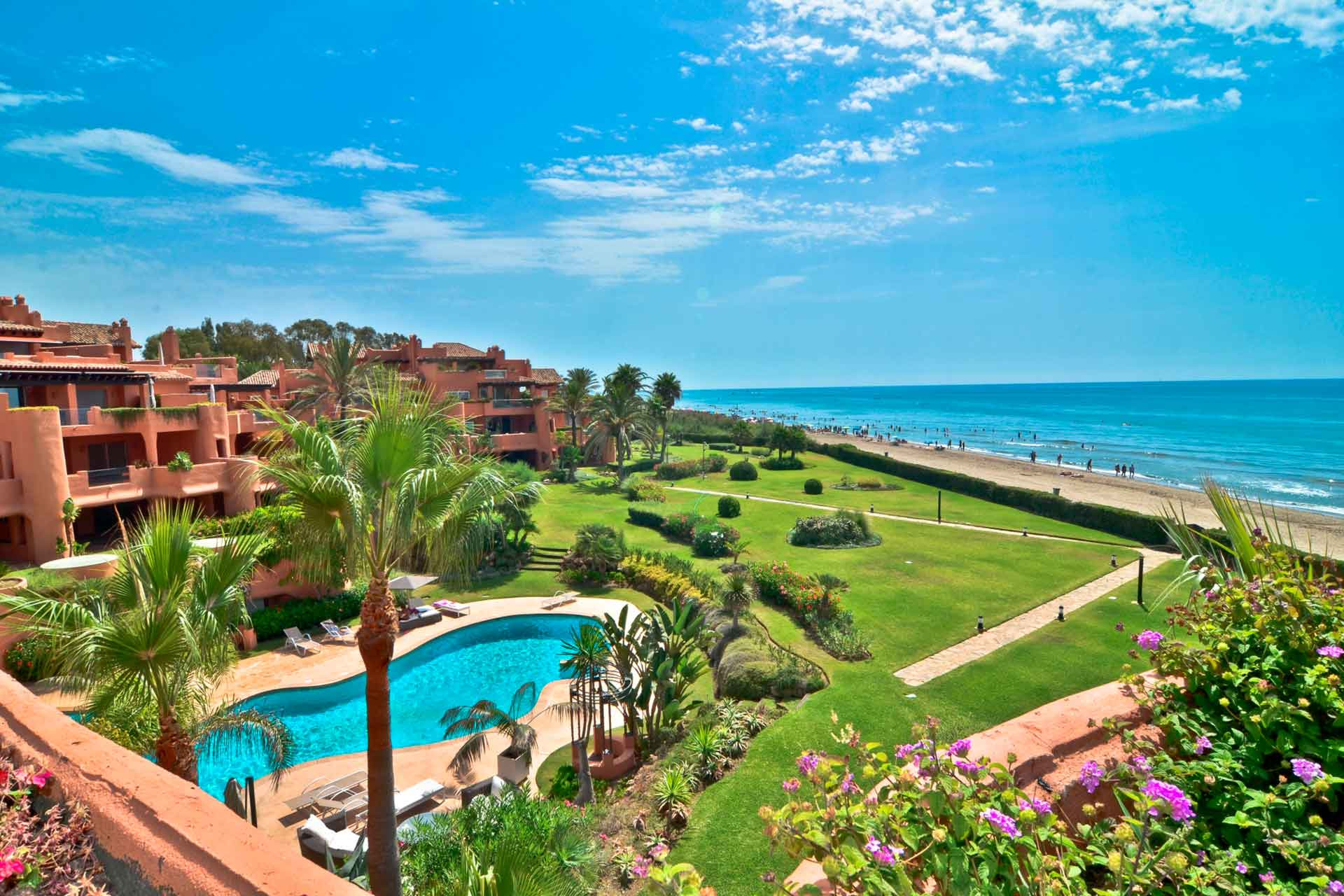 Penthouse for sale in Marbella East, 