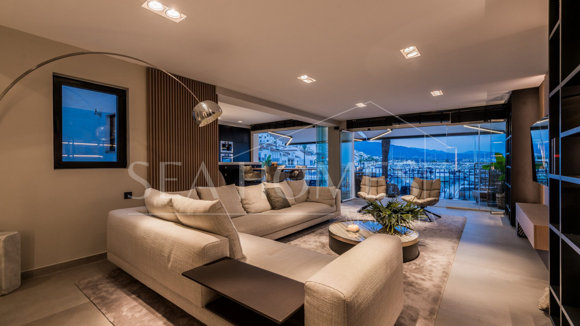 Luxury Renovated Frontline Apartment with Panoramic Views in Benabola, Puerto Banús