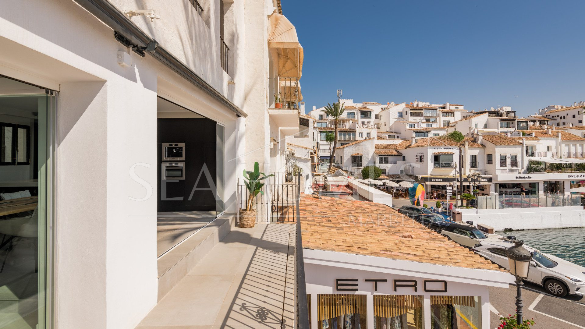 Luxury Renovated Frontline Apartment with Panoramic Views in Benabola, Puerto Banús
