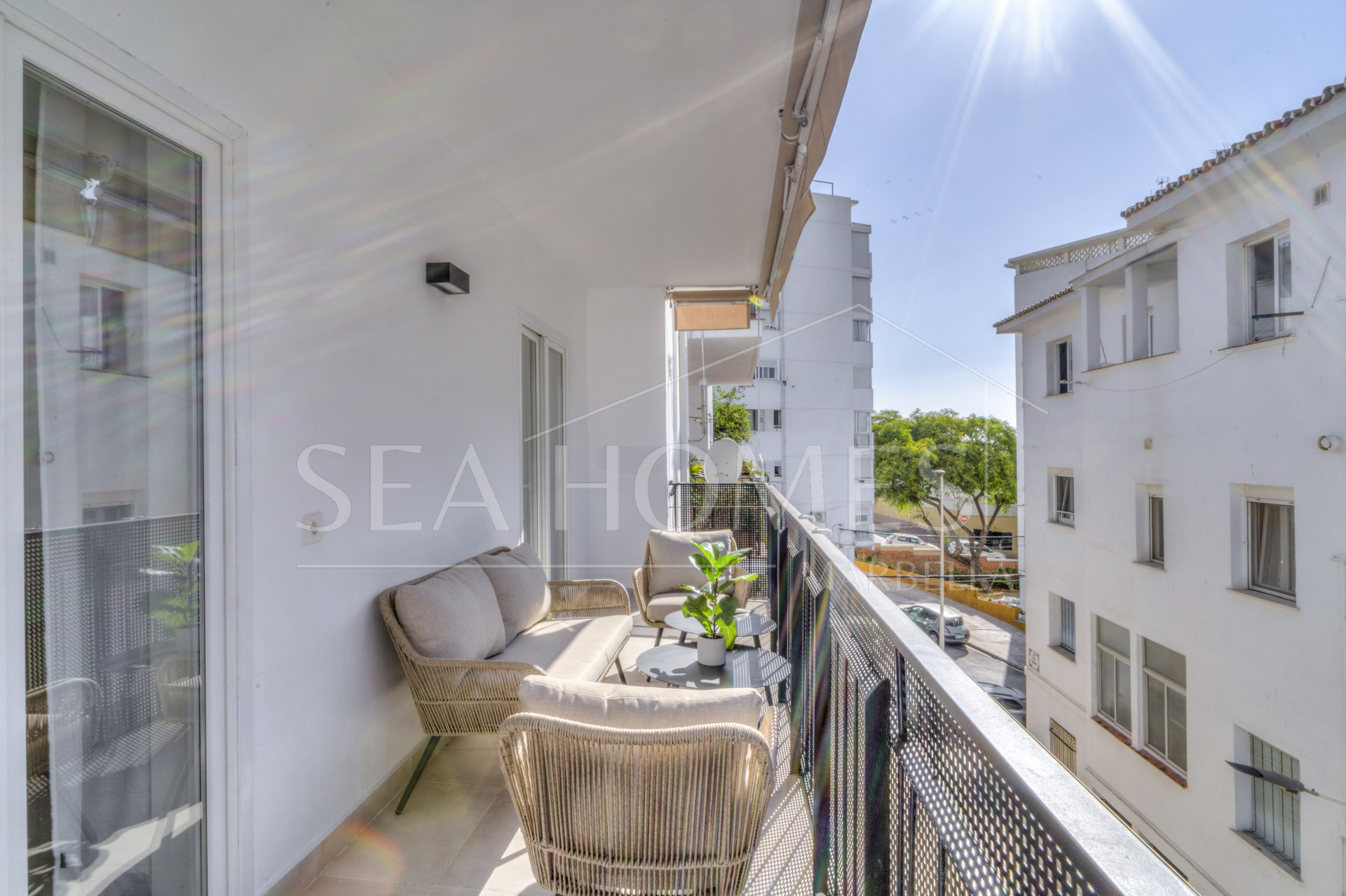 Superb Fully Renovated Three-Bedroom Apartment Steps from Estepona Beach