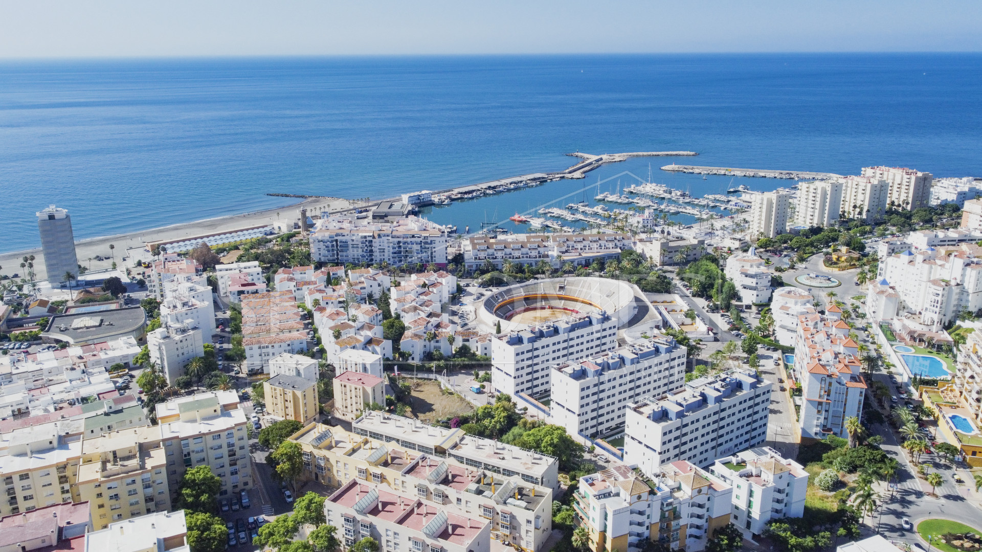 Superb Fully Renovated Three-Bedroom Apartment Steps from Estepona Beach