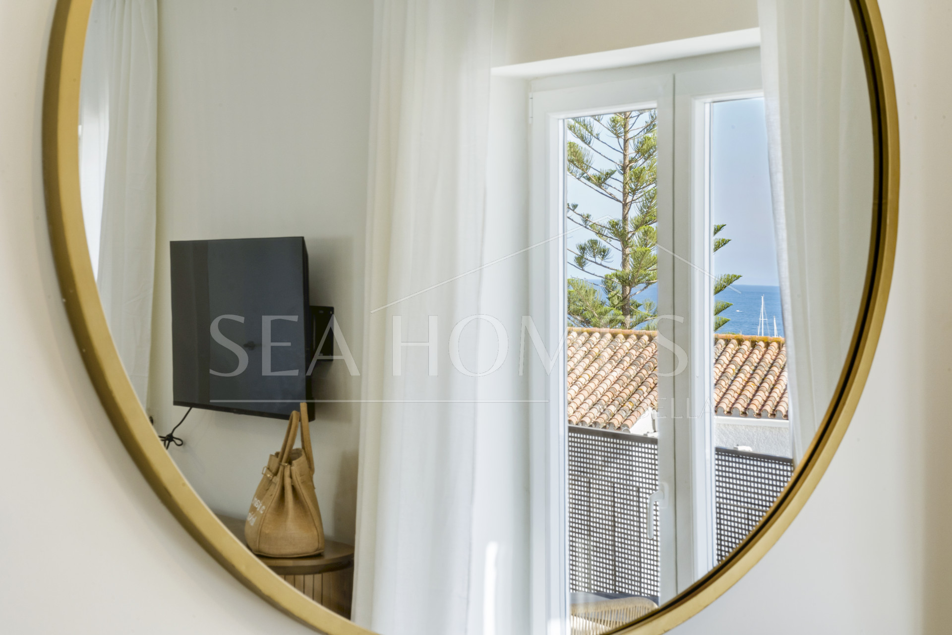 Superb Fully Renovated Three-Bedroom Apartment Steps from Estepona Beach