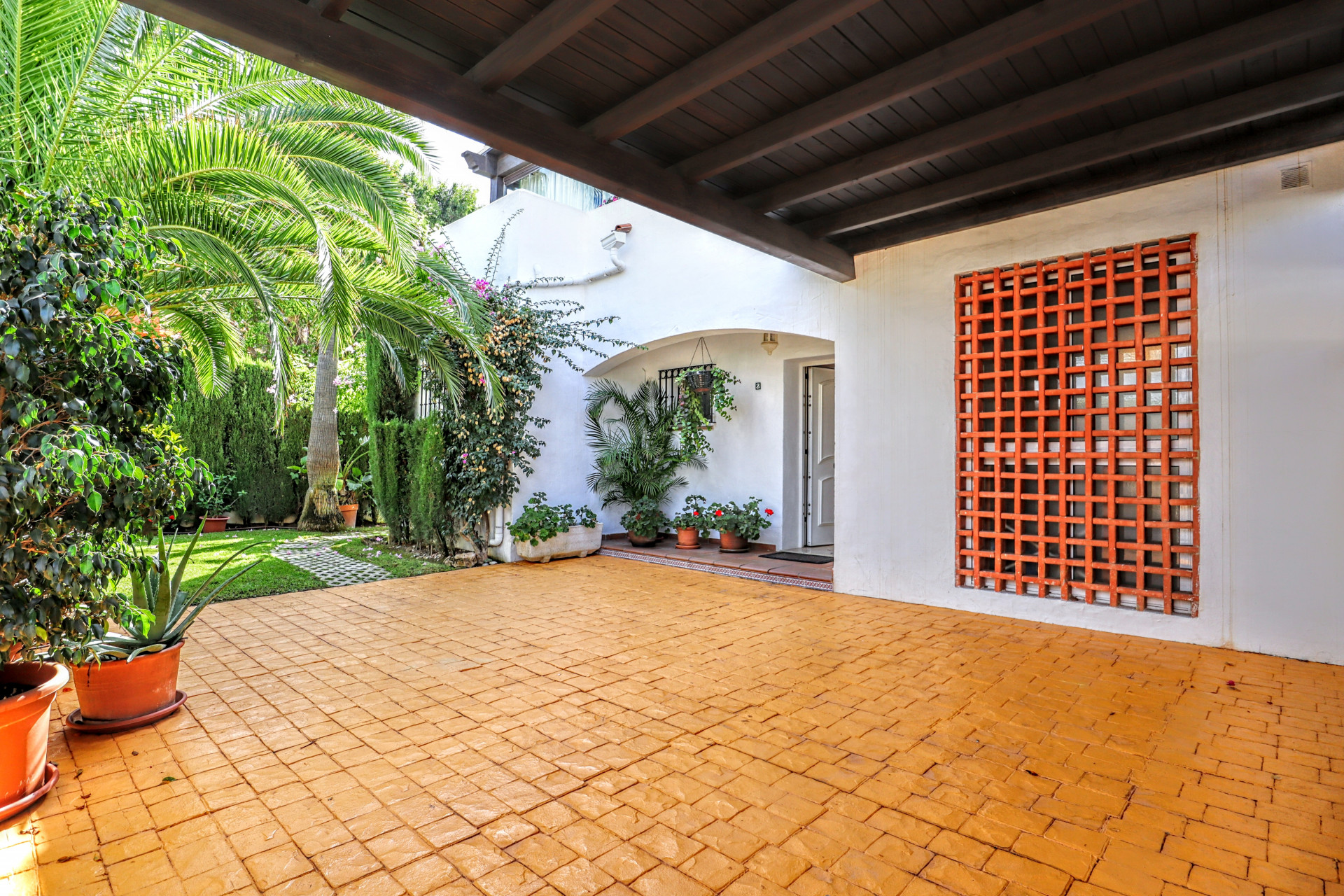 Semi Detached House Marbella Golden Mile RT-04